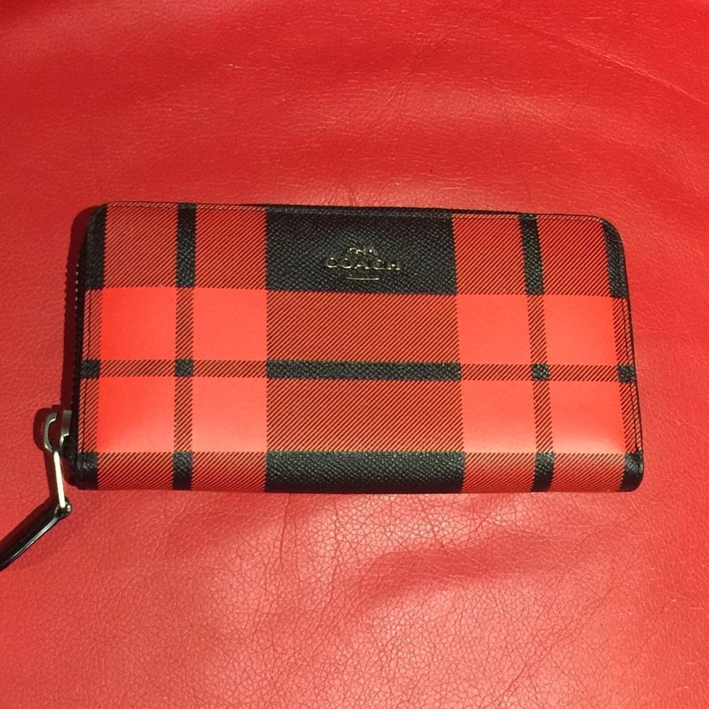 Brand new Coach wallet - Picture 4 of 13